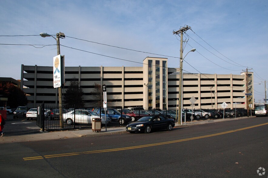 60 Wallenberg Ave, Trenton, NJ for lease - Primary Photo - Image 1 of 4