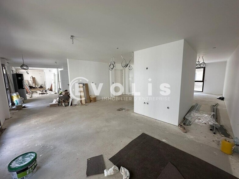 Office in Villejuif for sale - Building Photo - Image 3 of 10