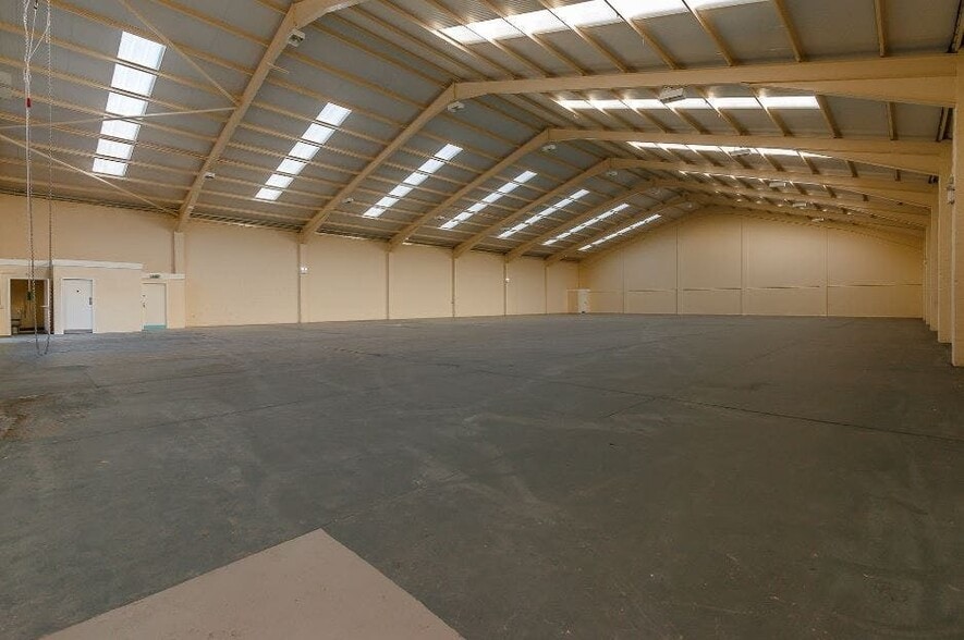 Netherton Rd, Glasgow for lease - Building Photo - Image 3 of 11