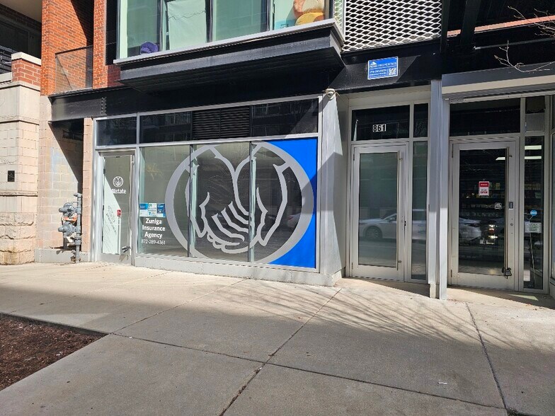 853 N Larrabee St, Chicago, IL à louer - Photo du bâtiment - Image 2 de 27