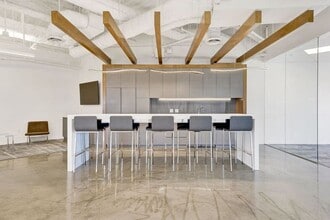 600 Anton Blvd, Costa Mesa, CA à louer Photo intérieure- Image 2 de 9