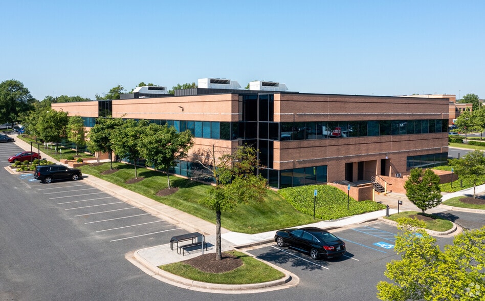 4940 Campbell Blvd, Baltimore, MD for lease - Building Photo - Image 1 of 6