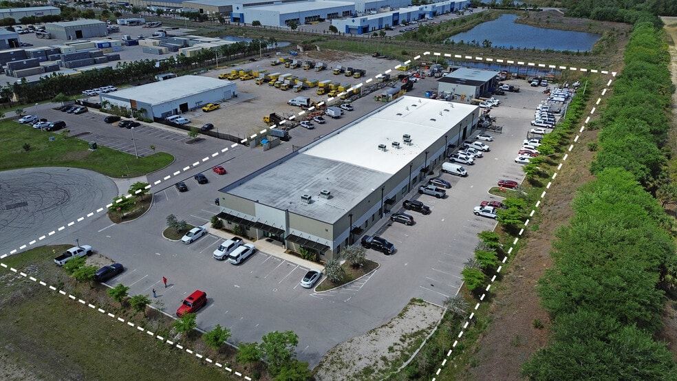 16100 Lee Road portefeuille de 2 propriétés à vendre sur LoopNet.ca - Photo du bâtiment - Image 3 de 9