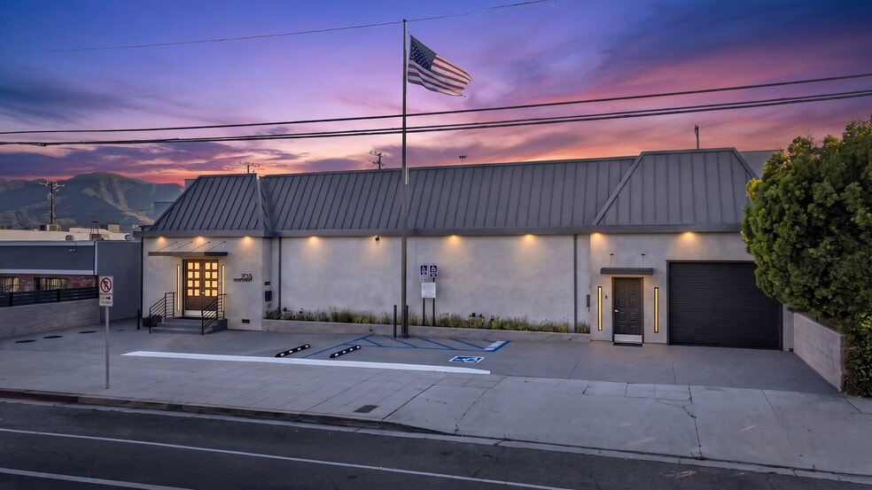 703 S Main St, Burbank, CA for sale - Building Photo - Image 1 of 122