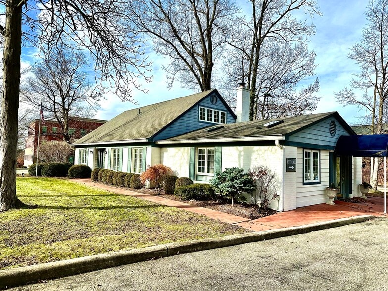 10 Shoshone Dr, Carmel, IN for lease - Building Photo - Image 1 of 13