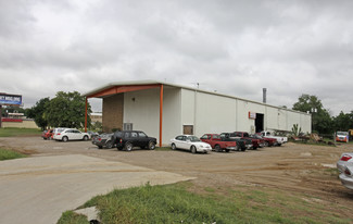 Plus de détails pour 5105 E California Pky, Fort Worth, TX - Industriel à vendre