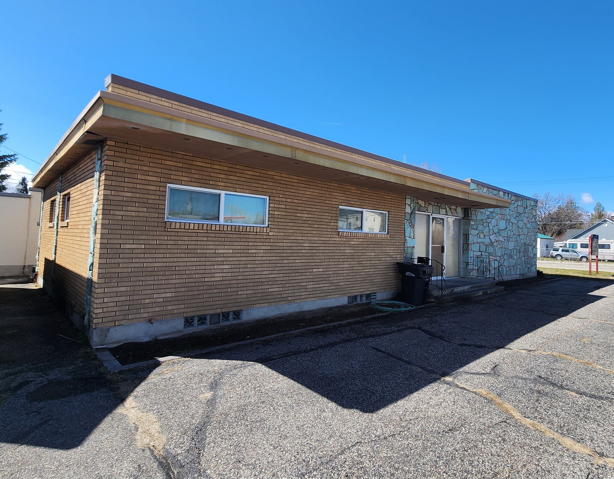 520 3rd St, Idaho Falls, ID à vendre Photo du bâtiment- Image 1 de 33