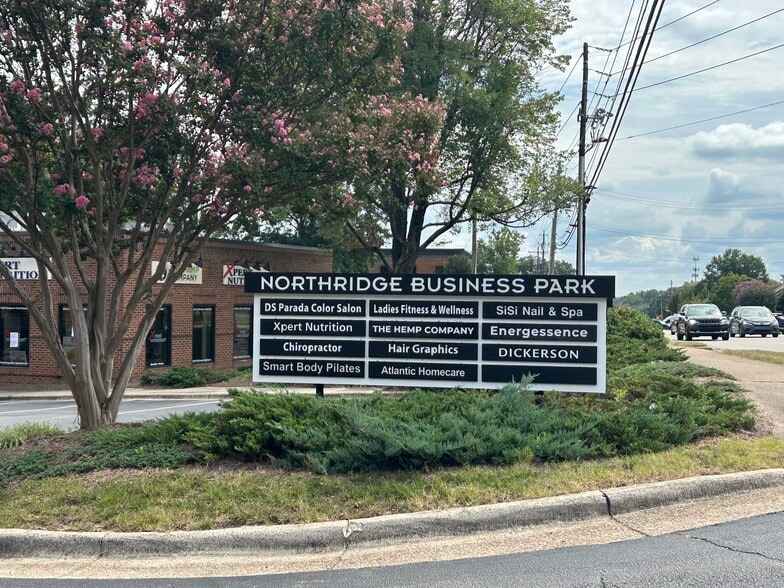 6512 Falls of Neuse Rd, Raleigh, NC à louer - Photo du bâtiment - Image 2 de 4