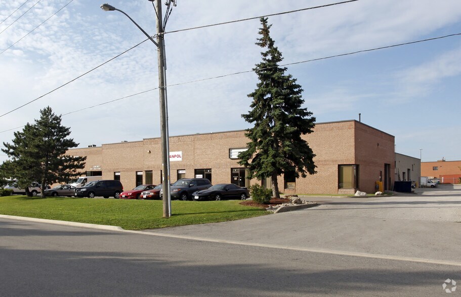 925 Mid-Way Blvd, Mississauga, ON à vendre - Photo principale - Image 1 de 1