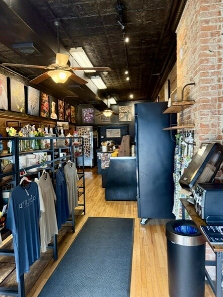 188 Spring St, Newton, NJ for lease - Building Photo - Image 2 of 7