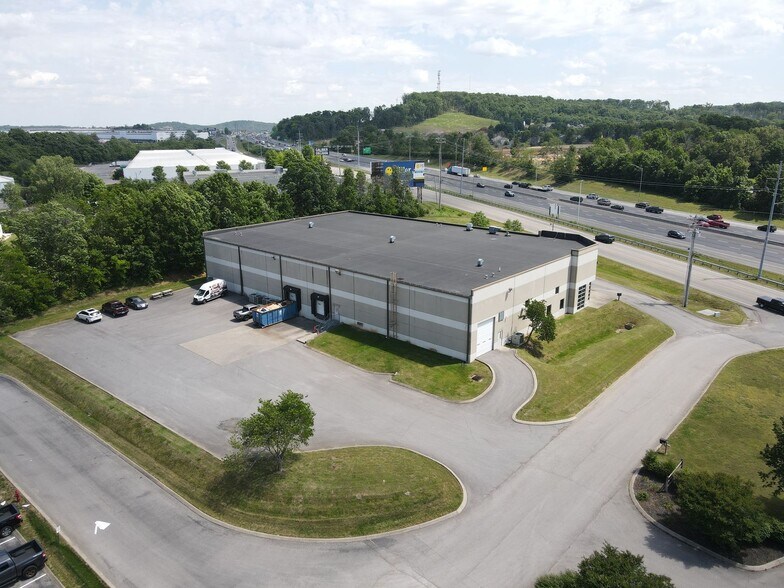 225 Industrial Blvd, La Vergne, TN à vendre - Photo du bâtiment - Image 3 de 6