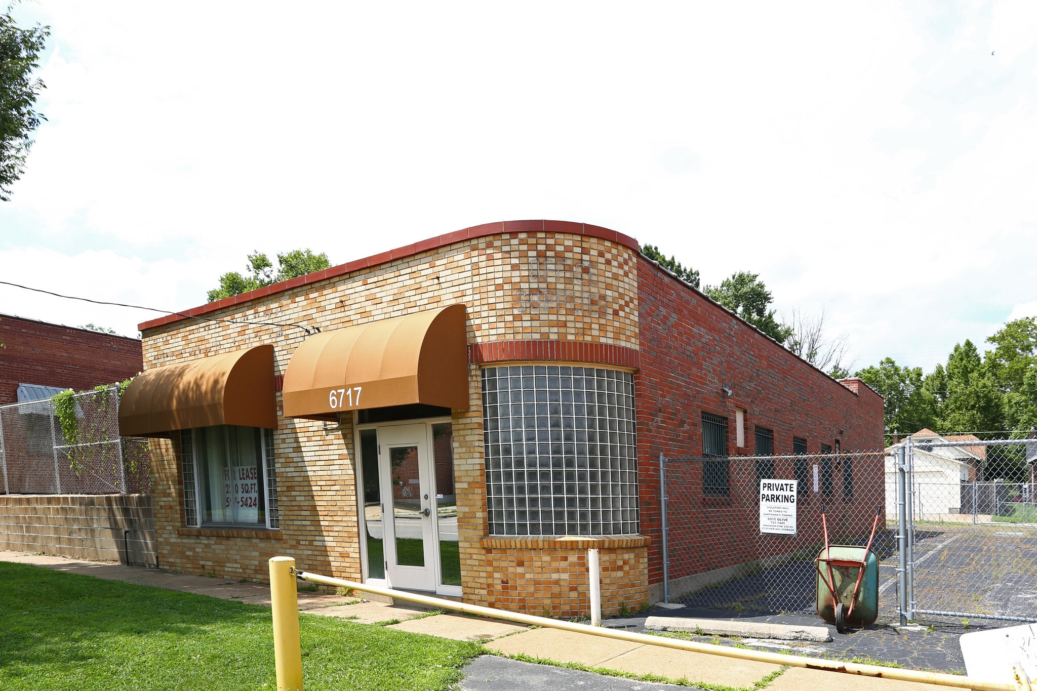 6717 Olive Blvd, Saint Louis, MO for lease Primary Photo- Image 1 of 3