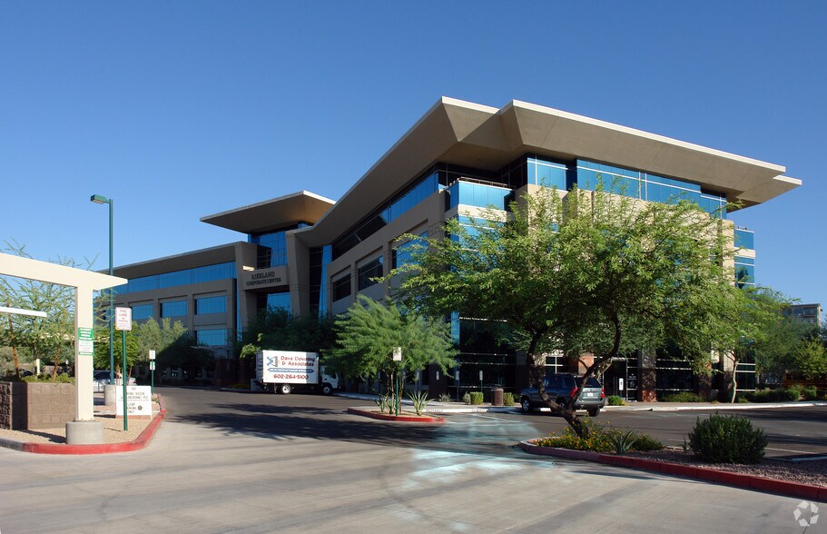 7047 E Greenway Pky, Scottsdale, AZ à louer - Photo du bâtiment - Image 2 de 13