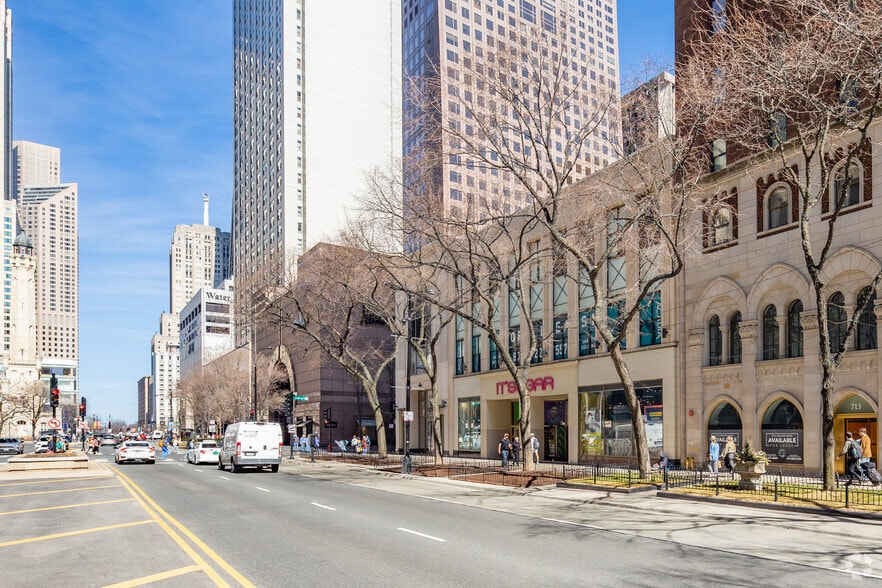 717 N Michigan Ave, Chicago, IL for lease - Building Photo - Image 3 of 4