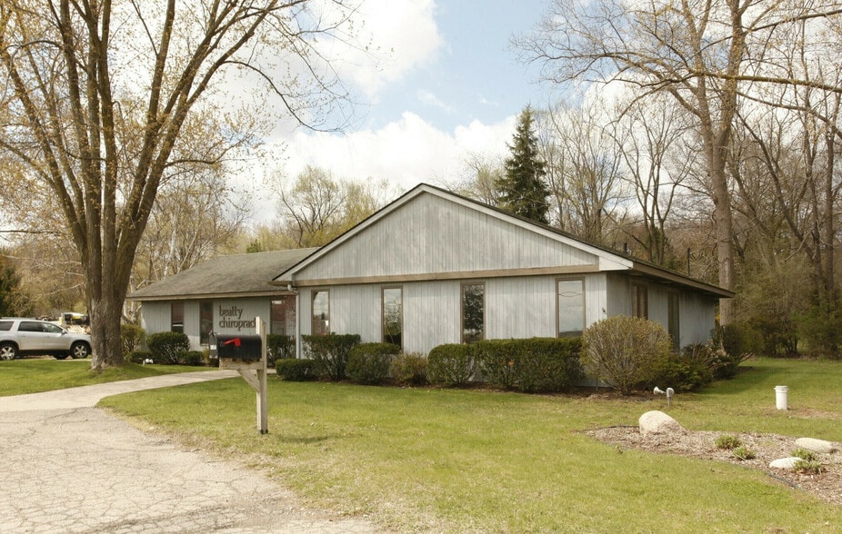 8050 W Grand River Rd, Brighton, MI à vendre - Photo du bâtiment - Image 2 de 4