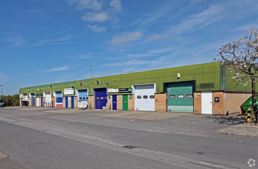 Test Ln, Southampton for lease - Building Photo - Image 2 of 5