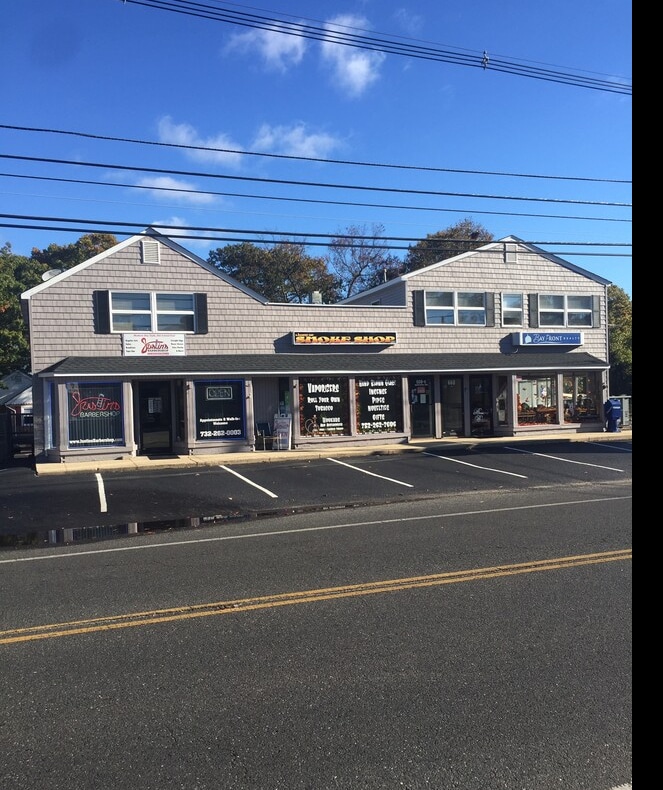 660 Mantoloking Rd, Brick, NJ for lease Primary Photo- Image 1 of 2