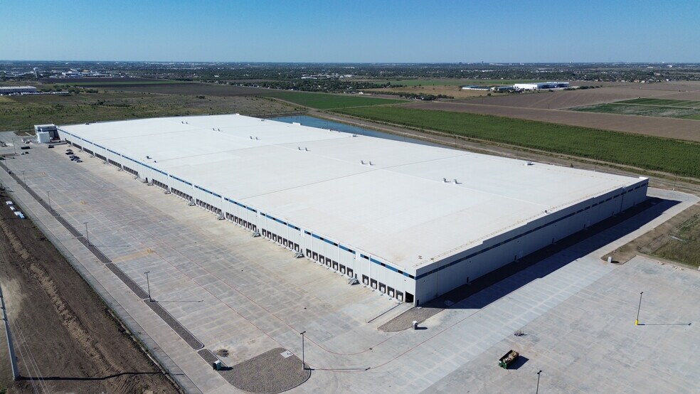 9701 S Veterans Rd, Pharr, TX for lease - Building Photo - Image 3 of 4