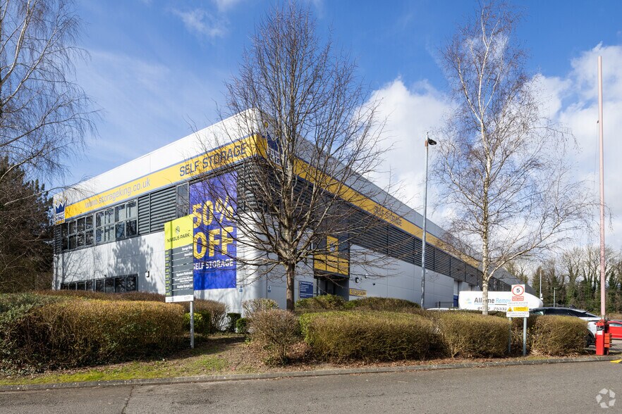 Porz Av, Dunstable for lease - Building Photo - Image 2 of 5