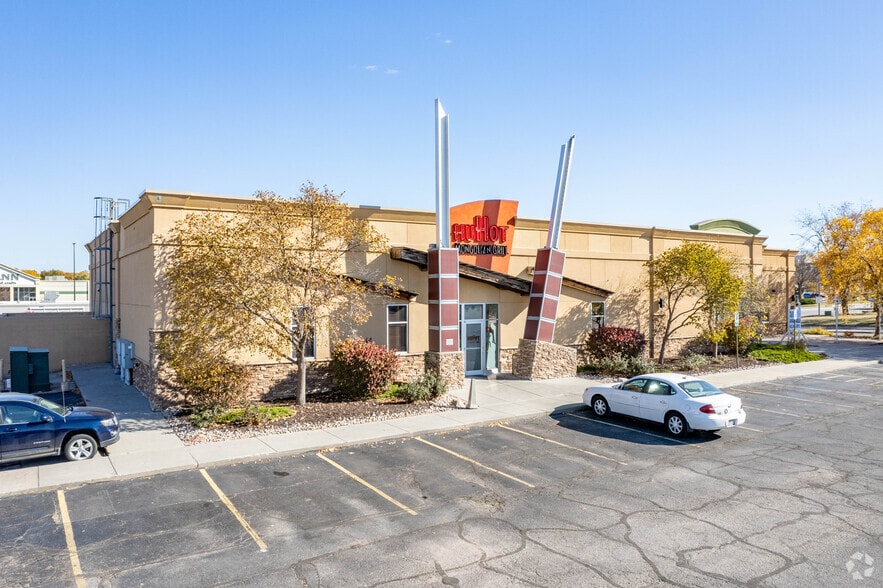 201 N 66th St, Lincoln, NE for sale - Primary Photo - Image 1 of 21