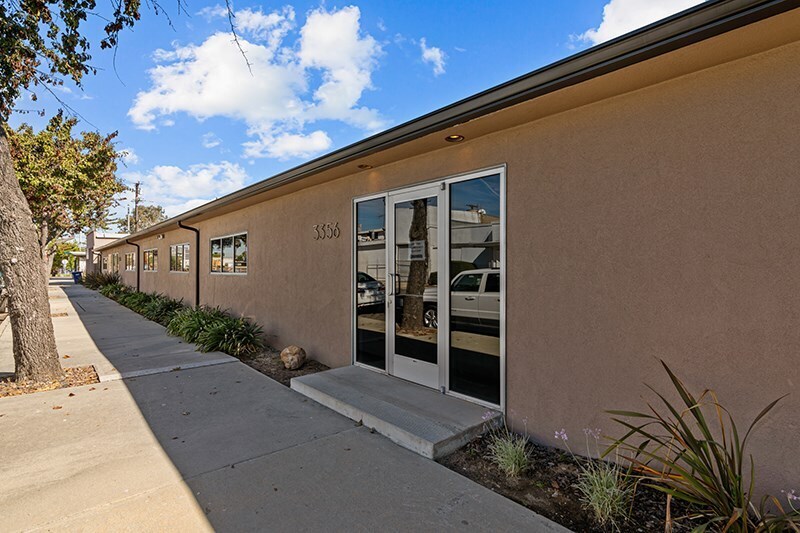 3356 Lime Ave, Signal Hill, CA à vendre - Photo du bâtiment - Image 2 de 10