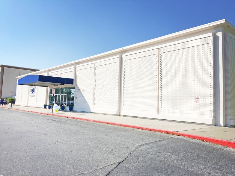 2140 S Cobb Dr, Smyrna, GA for lease - Building Photo - Image 3 of 11