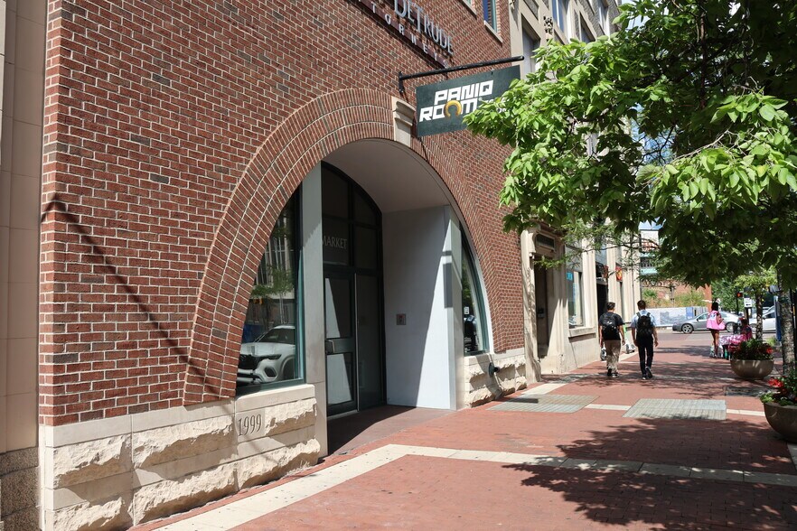 150 E Market St, Indianapolis, IN à louer - Photo du bâtiment - Image 2 de 17