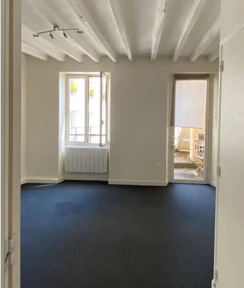 Bureau dans Ville-d'Avray à louer - Photo du bâtiment - Image 2 de 7