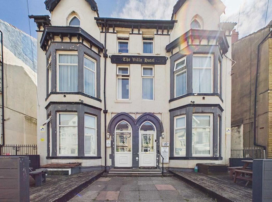 9-11 Withnell Rd, Blackpool for sale Primary Photo- Image 1 of 17