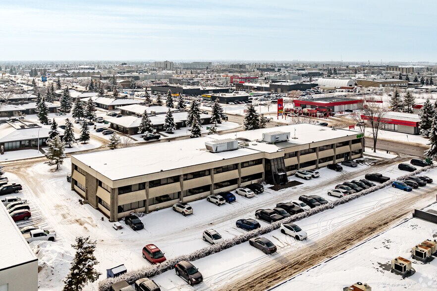 17704 103rd Ave NW, Edmonton, AB à louer - Aérien - Image 3 de 5