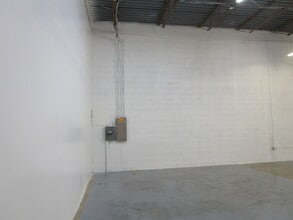 7241-7257 Gabe Ct, Manassas, VA for lease Interior Photo- Image 2 of 3