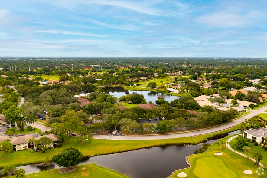 5045-5049 Ringwood Mdws, Sarasota, FL for lease - Aerial - Image 3 of 9