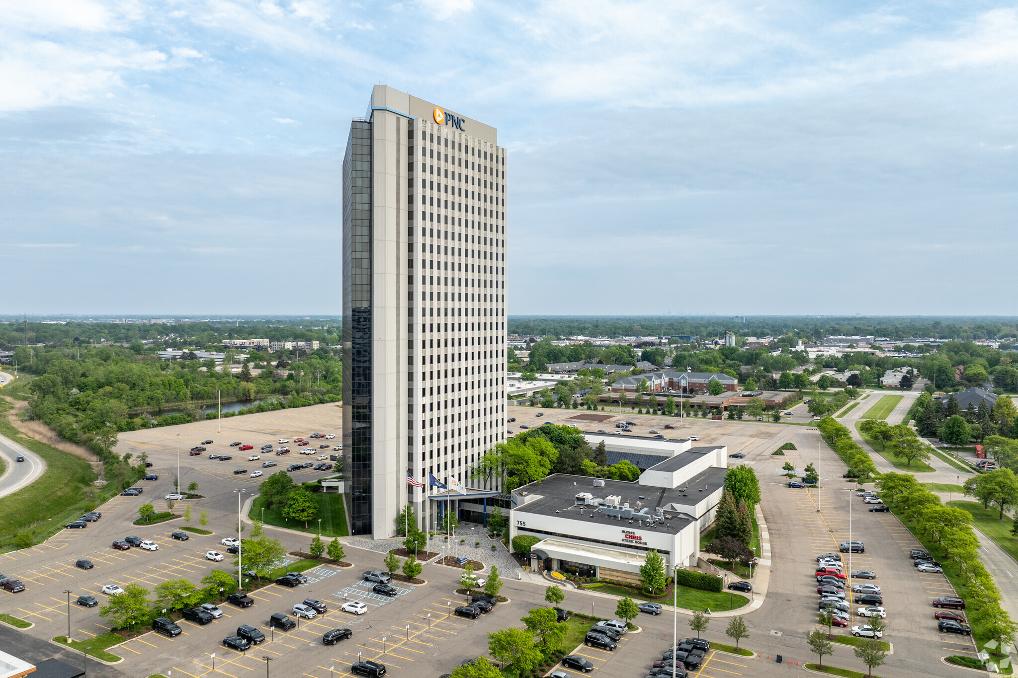 755 W Big Beaver Rd, Troy, MI for lease Primary Photo- Image 1 of 20