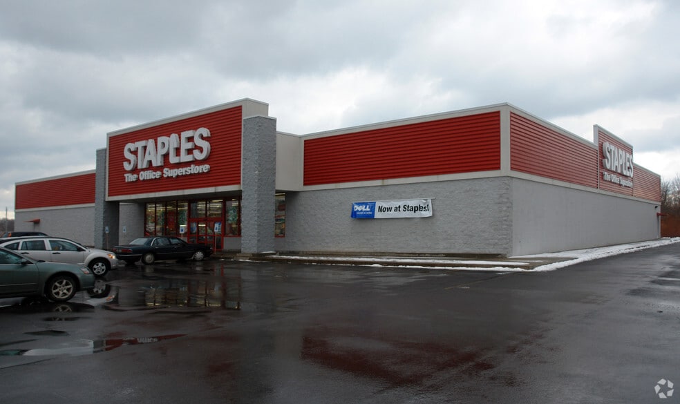 301 State Route 104, Oswego, NY for lease - Building Photo - Image 2 of 5