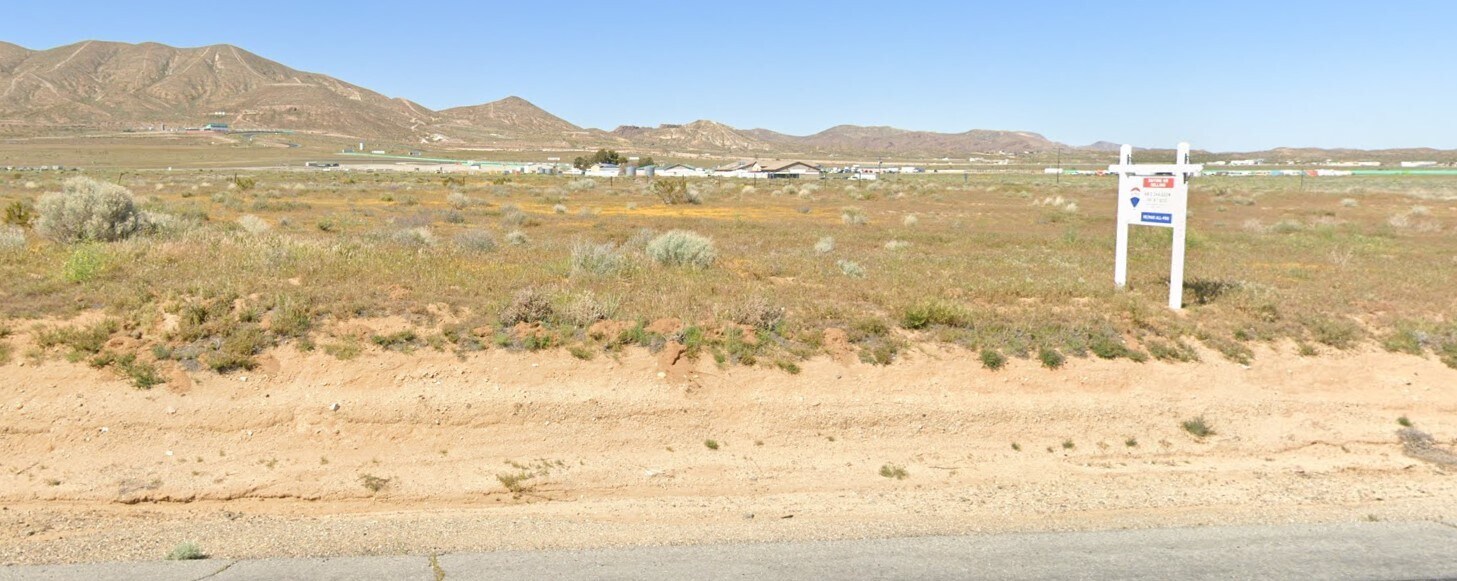 76 Rosamond Boulevard St W, Rosamond, CA à vendre Photo principale- Image 1 de 12