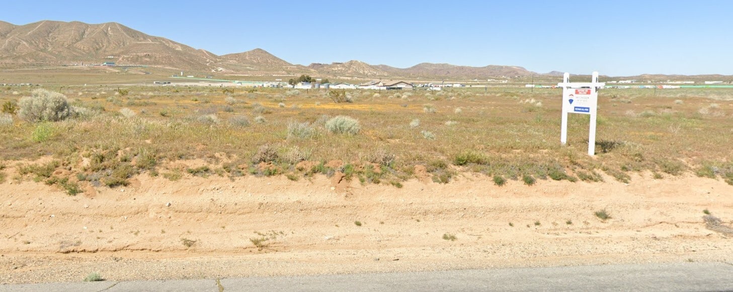 76 Rosamond Boulevard St W, Rosamond, CA for sale Primary Photo- Image 1 of 12