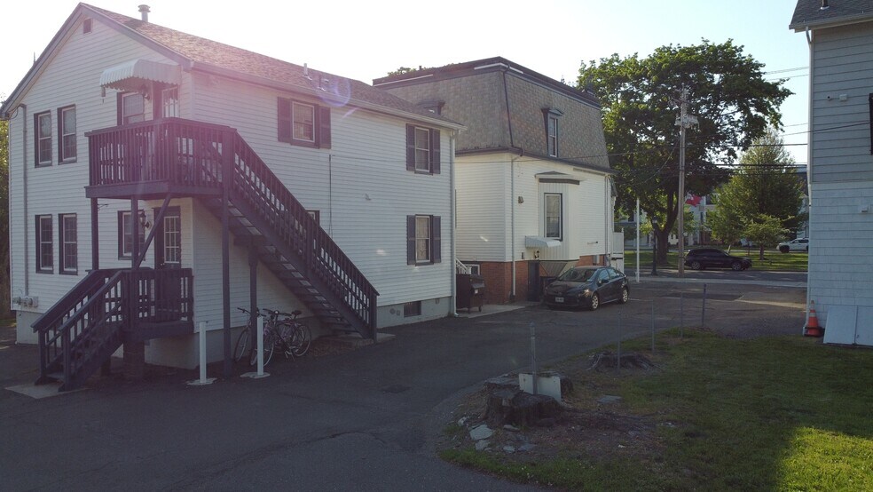 158 Broad St, Milford, CT à vendre - Photo du bâtiment - Image 3 de 3