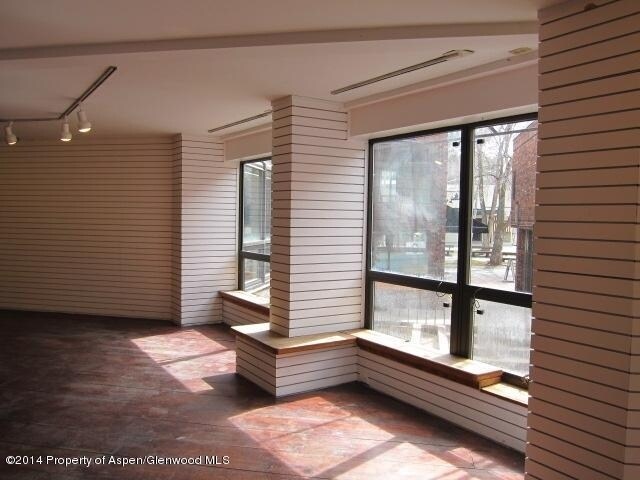400 E Hyman Ave, Aspen, CO à louer - Photo du bâtiment - Image 2 de 9