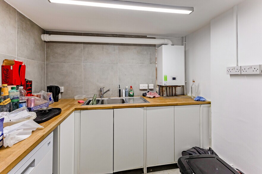 340 Old York Rd, Londres à louer - Photo du bâtiment - Image 3 de 24