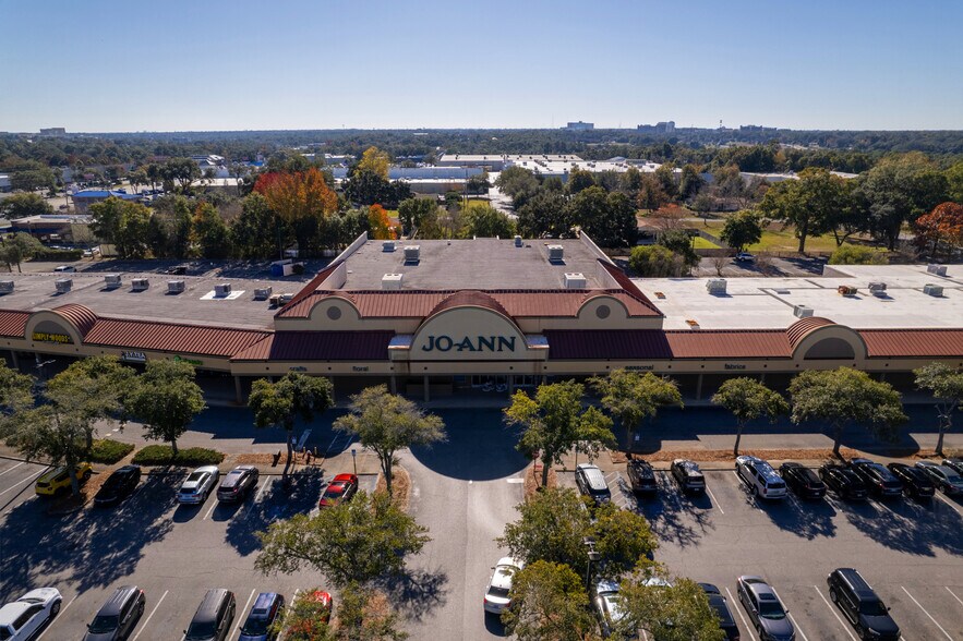 6601 N Davis Hwy, Pensacola, FL à louer - Photo du bâtiment - Image 3 de 11
