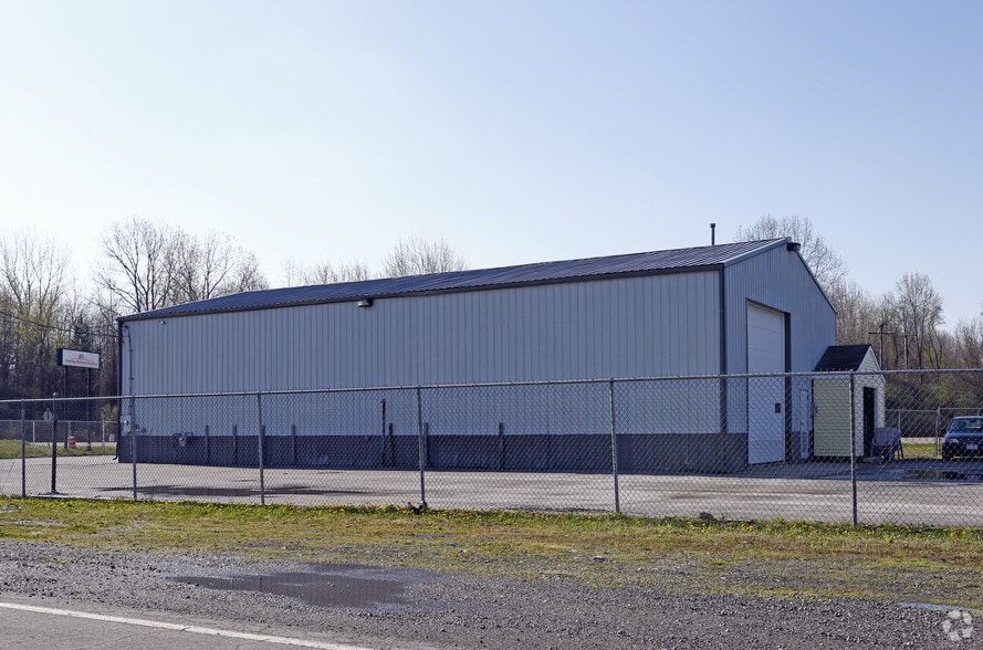 8825 Old Airport Hwy, Holland, OH à vendre - Photo du bâtiment - Image 2 de 6