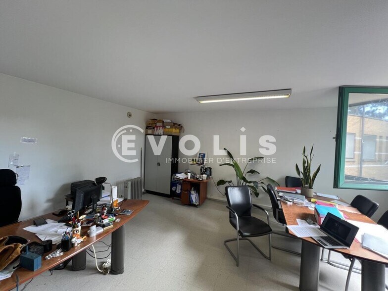 Bureau dans Champs-sur-Marne à vendre - Photo intérieure - Image 2 de 7