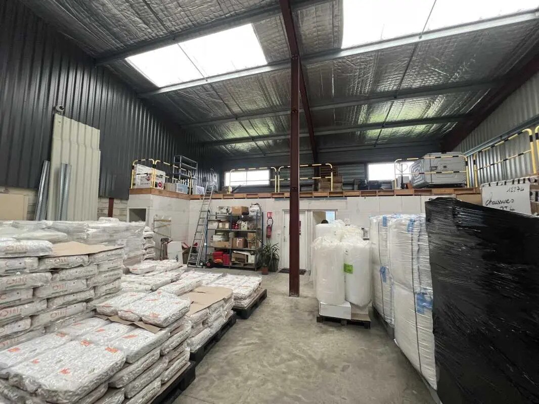 Flex in Saint-Jean-d'Illac for lease Interior Photo- Image 1 of 5