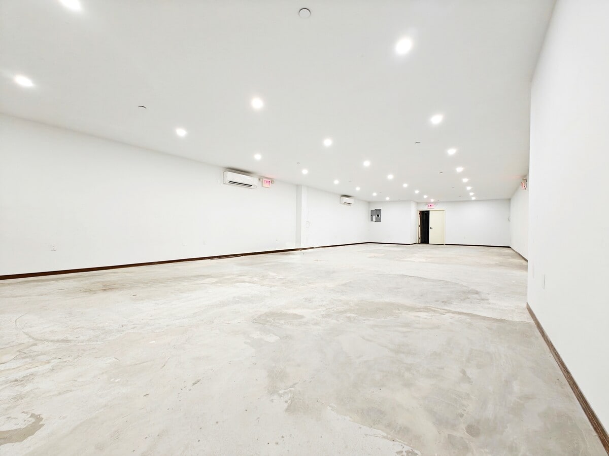 1546 Broadway, Brooklyn, NY 11221 - Unité C1 -  - Photo intérieure - Image 1 of 5