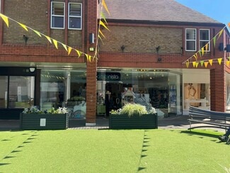 Plus de détails pour Christopher Pl, St Albans - Commerce de détail à louer