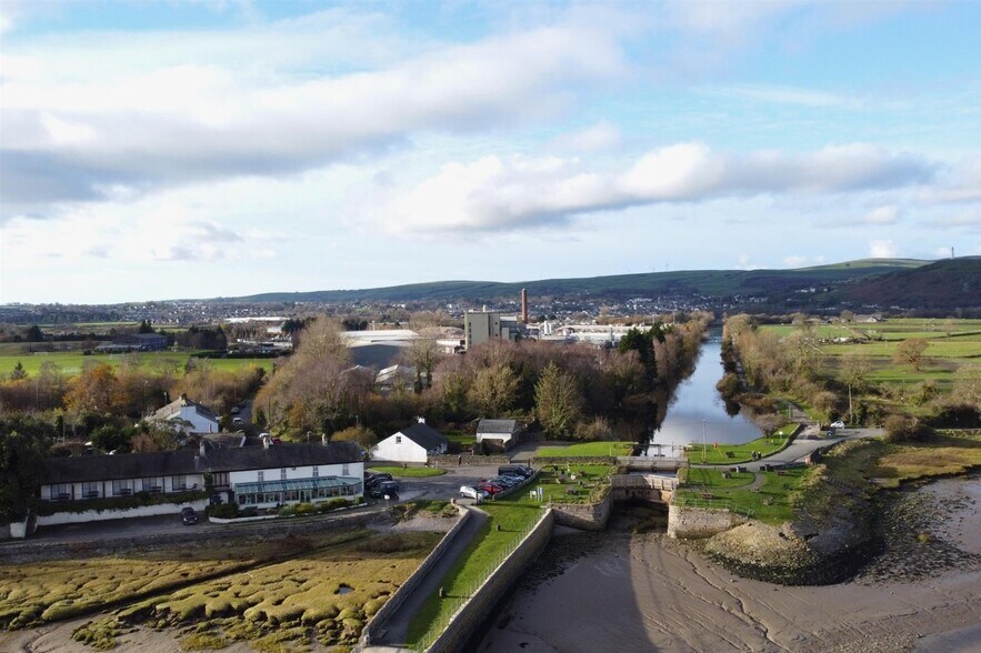 Canal Foot, Ulverston à vendre - Photo du bâtiment - Image 1 de 39