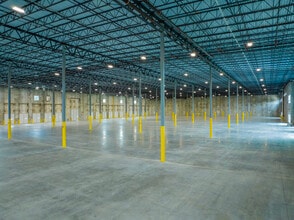 88 Parkway Dr S, Hauppauge, NY for lease Interior Photo- Image 2 of 3