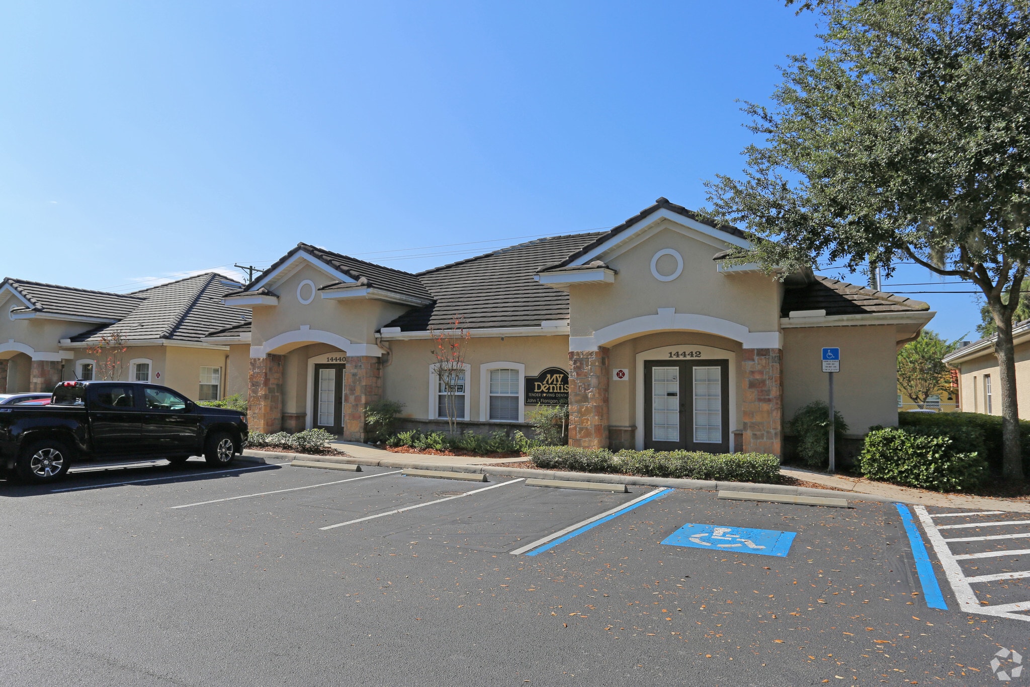 14440-14442 Bruce B Downs Blvd, Tampa, FL for lease Primary Photo- Image 1 of 22