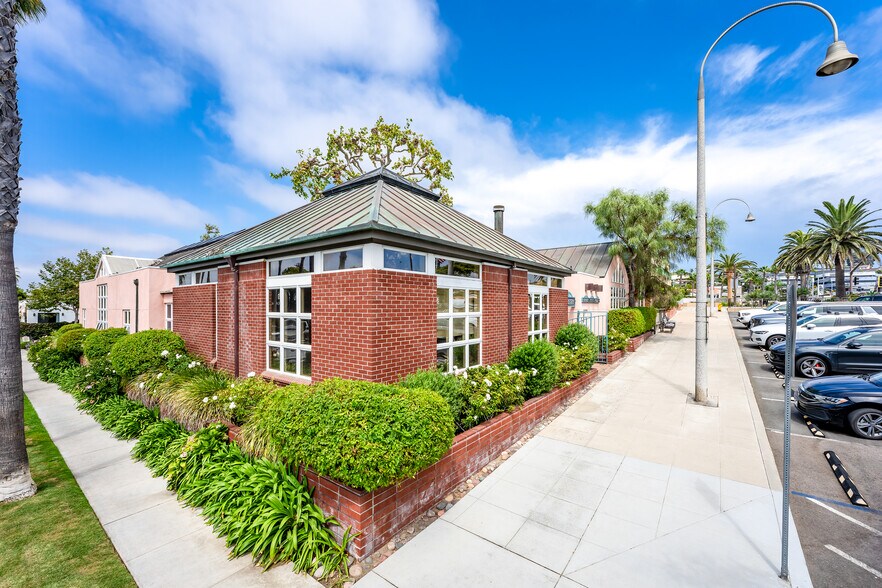 116 W Plaza St, Solana Beach, CA à louer - Photo du bâtiment - Image 2 de 5