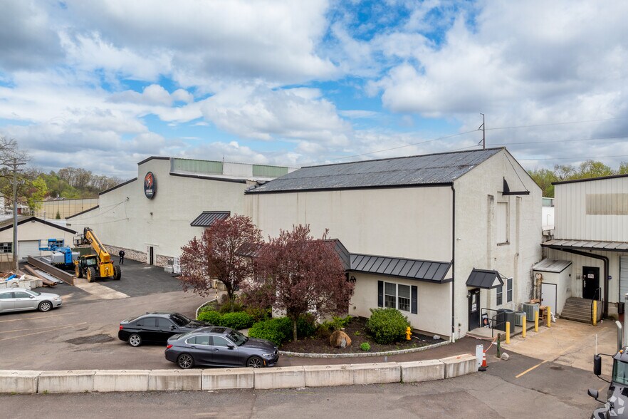 1155 Main St, Linfield, PA for sale - Primary Photo - Image 1 of 7